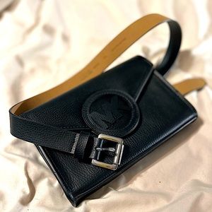 🆕 Michael Kors BELT PURSE! 🆕 Size S/M